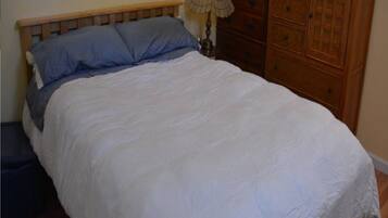 1 bedroom, desk, iron/ironing board, free WiFi