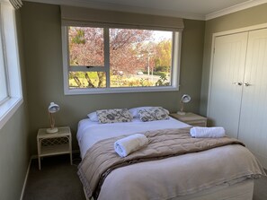 3 bedrooms, iron/ironing board, WiFi, wheelchair access