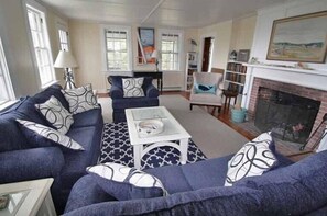 TV, DVD player, stereo - Private & Spacious 5 Bedroom Home (1607) (Wellfleet)