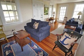 TV, DVD player, stereo - Private & Spacious 5 Bedroom Home (1607) (Wellfleet)