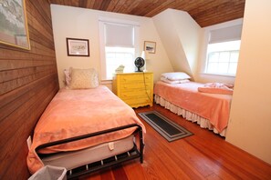 5 bedrooms, iron/ironing board, WiFi