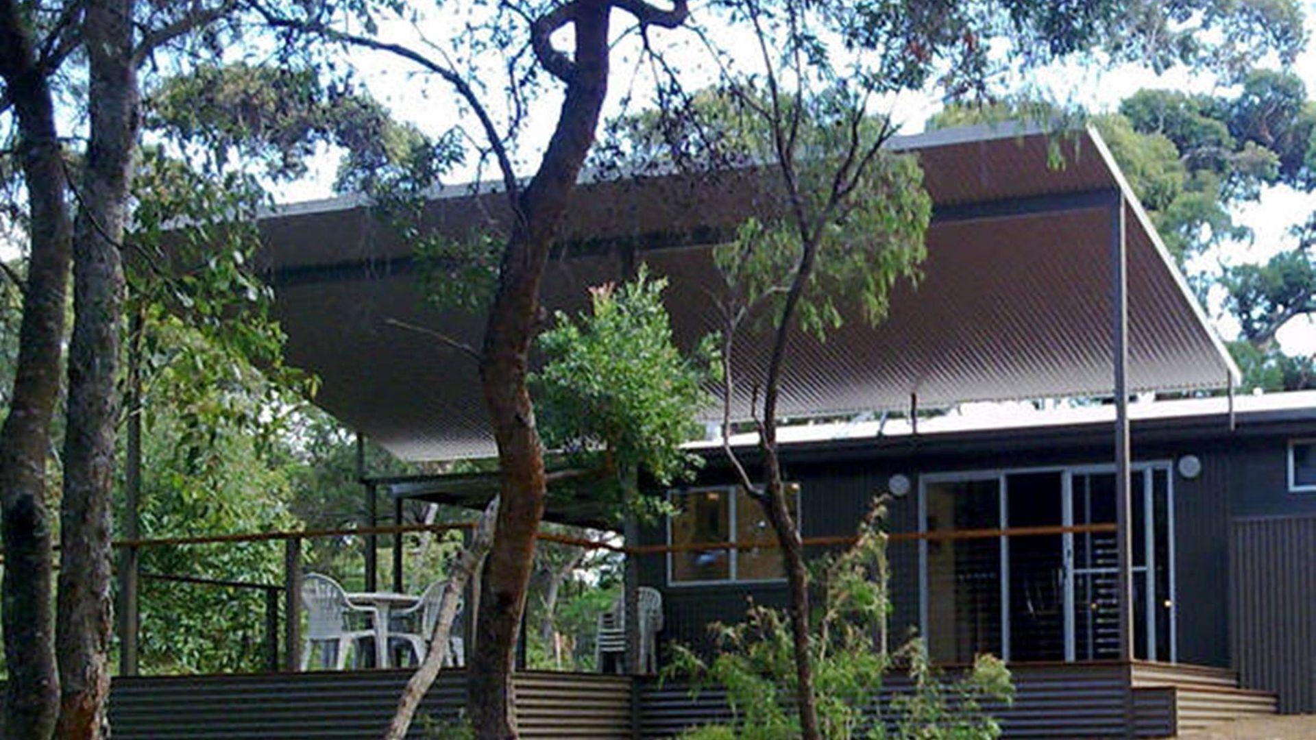 2 minutes to Hamelin Bay beach and house located in a forest location. — image 13