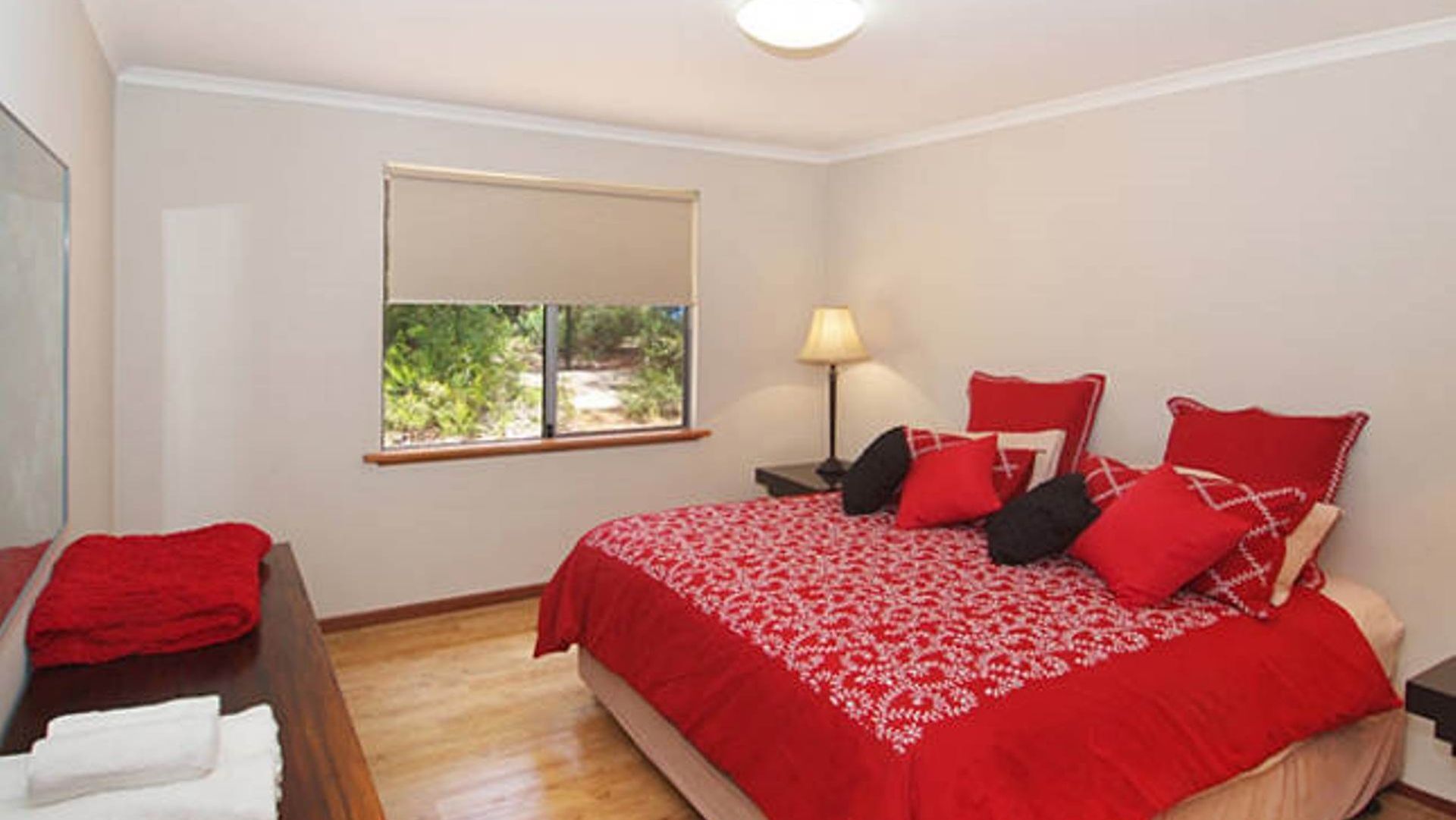 2 minutes to Hamelin Bay beach and house located in a forest location.
