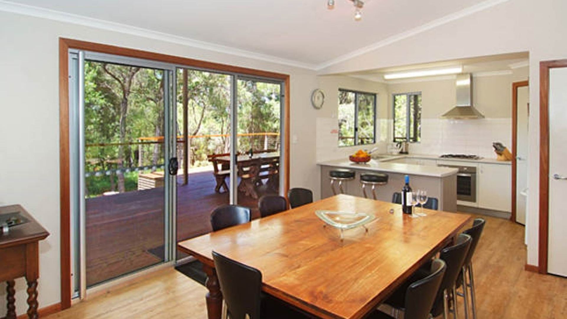 2 minutes to Hamelin Bay beach and house located in a forest location. — image 6