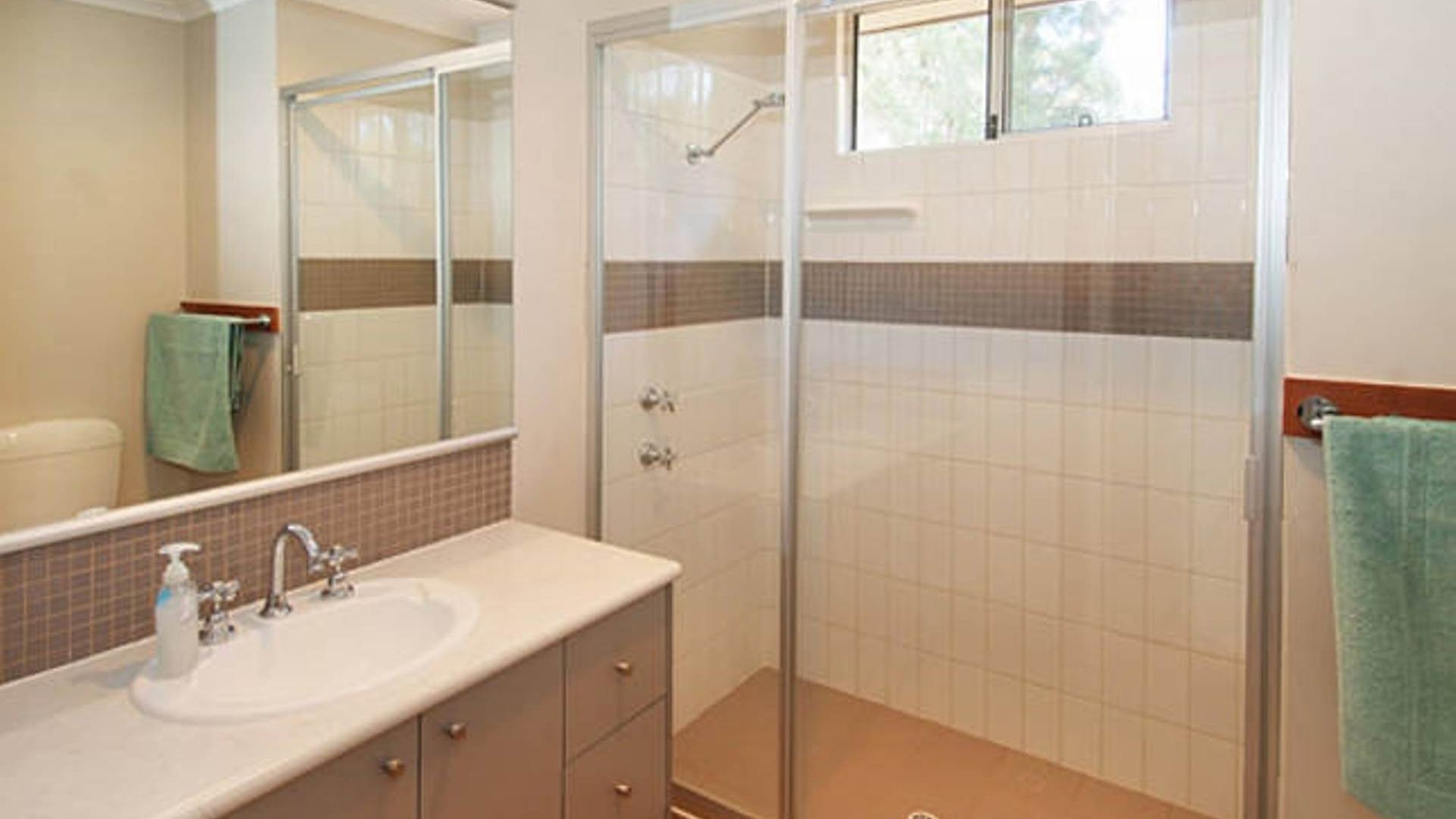 2 minutes to Hamelin Bay beach and house located in a forest location. — image 11