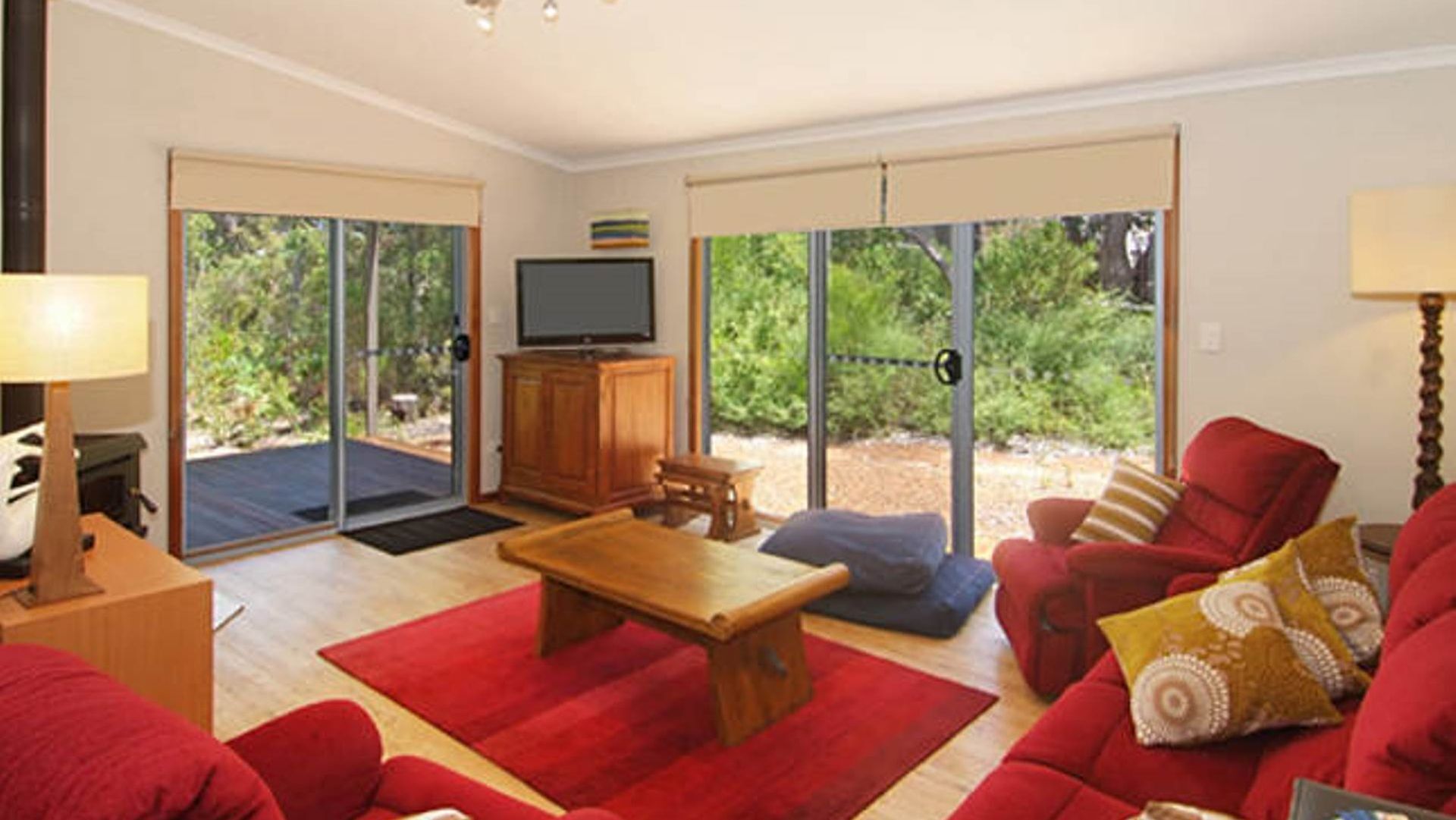 2 minutes to Hamelin Bay beach and house located in a forest location. — image 7