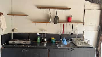 Fridge, stovetop, electric kettle, toaster