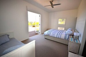 5 bedrooms, iron/ironing board, free WiFi, bed sheets - The Hamptons Yallingup (Yallingup)