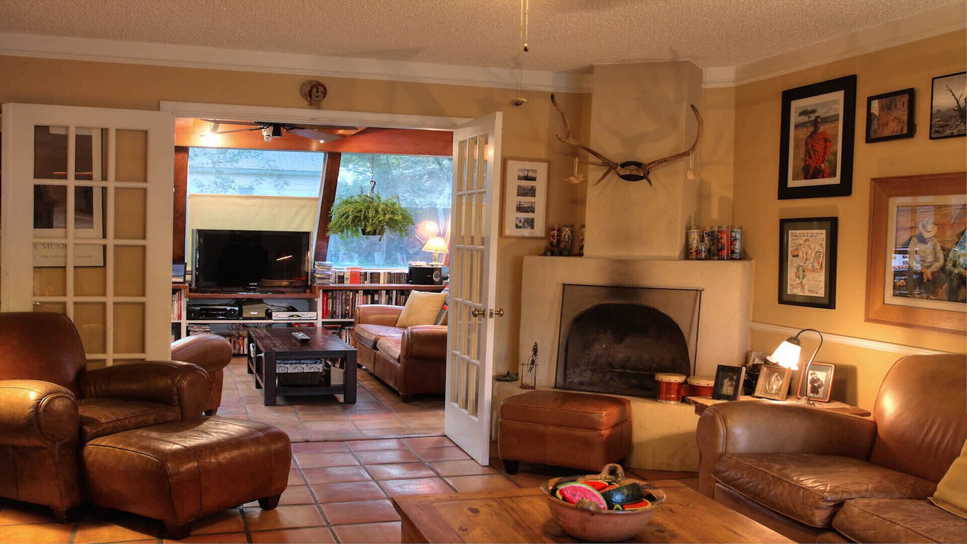 Walk to the lake, the park, and Barton Springs!