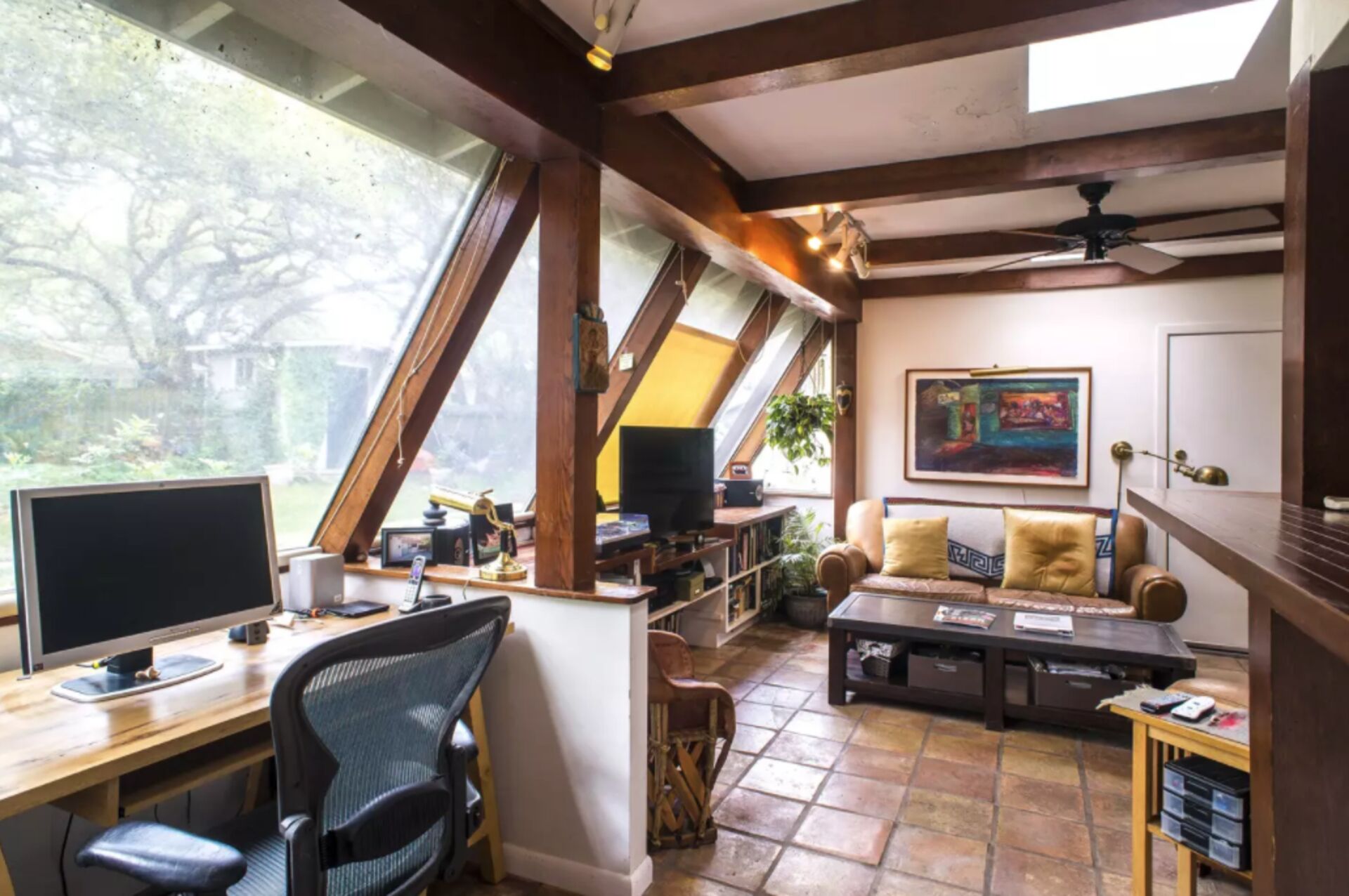 Walk to the lake, the park, and Barton Springs!