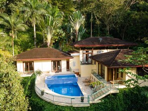 Una piscina infinita