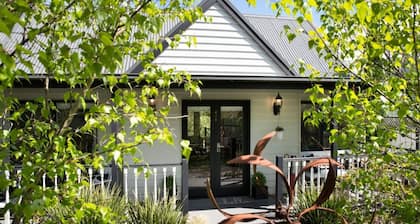Cottage 4A- sweet retreat with spa in Daylesford