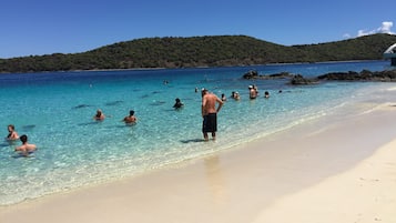 A la platja, gandules de platja i tovalloles de platja