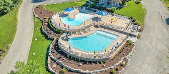 Pool&SplashPad&PlayGround OutTheBackDoor - LakeView-PoolTable-FoosBall++