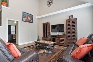 Smart TV, fireplace, Netflix, DVD player