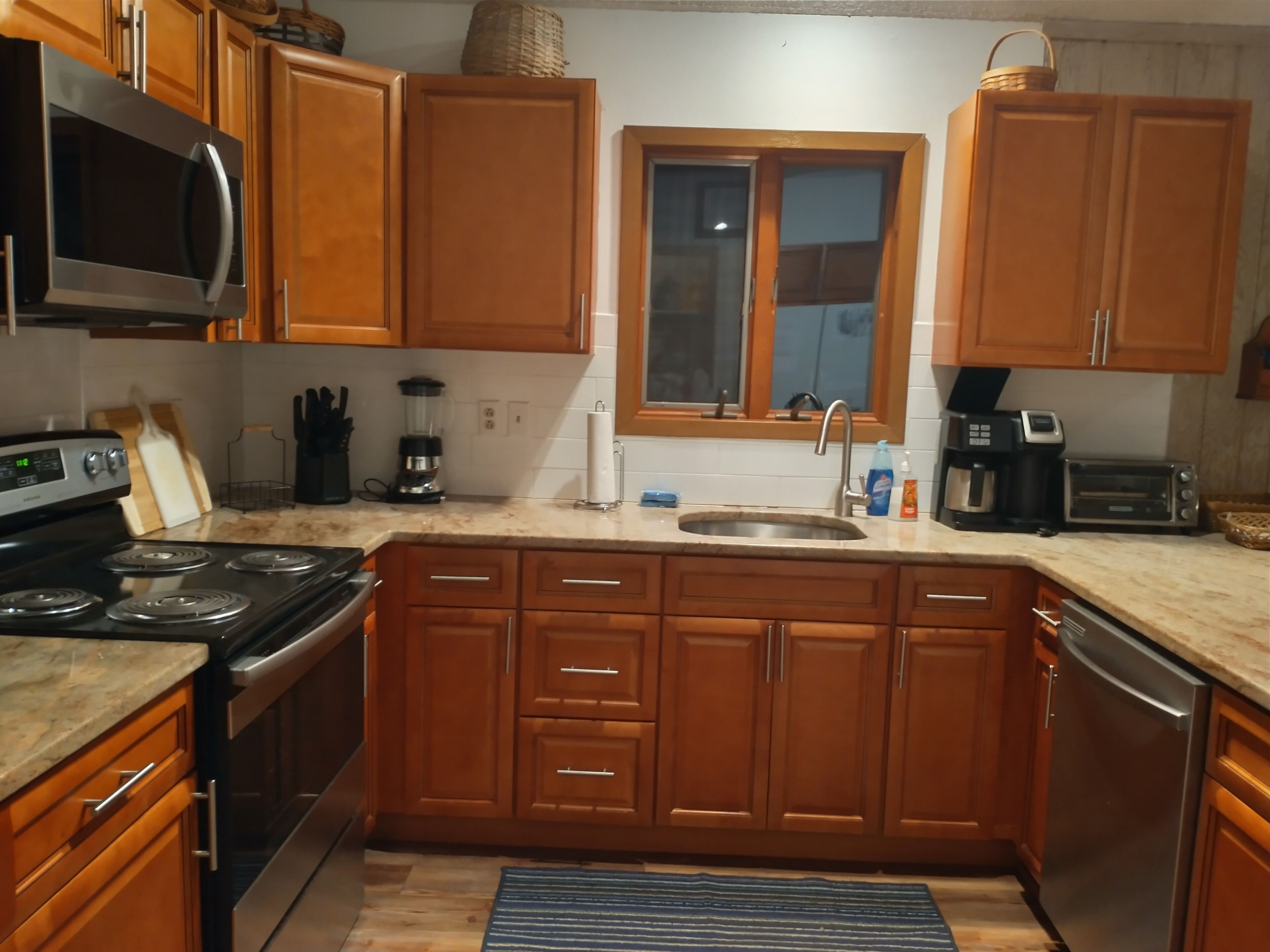 Lakefront Cabin  7 bedroom  w/beach  Pet Friendly  Kayaks  Wood Fire Pit