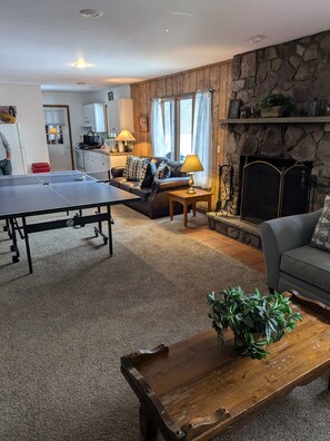 Smart TV, fireplace, DVD player, table tennis