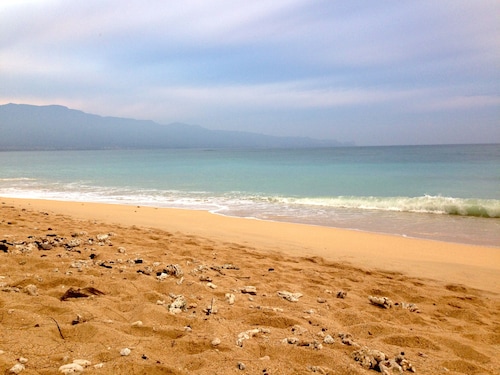 Honeymoonerin ilo, uima-allas ja kiinteistö, merinäköala, lähellä rantaa. 