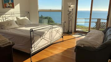 7 bedrooms, WiFi, bed sheets, wheelchair access