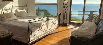 Contemporánea casa de playa en la duna directamente en la bahía de Cape Cod