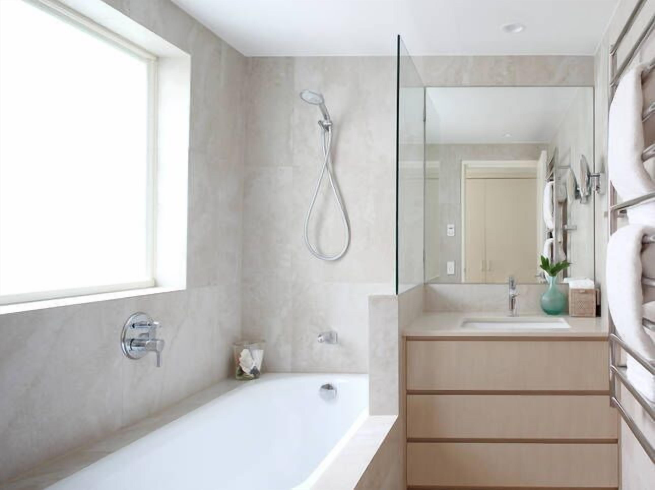 La Mer Penthouse by Salty Stays — image 13