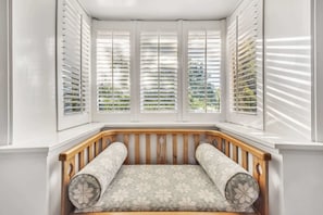 Interior - Bradman View | Bowral Garden and Fireplace Retreat (Bowral)