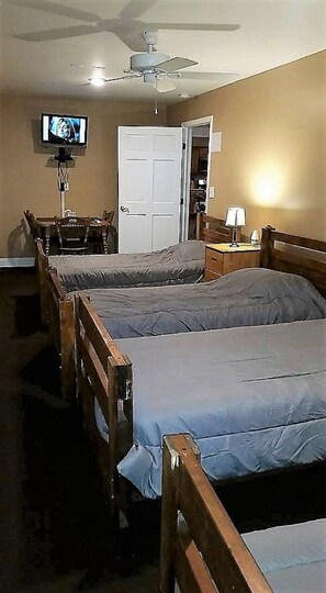 2 chambres, fer et planche à repasser, Wi-Fi, literie fournie