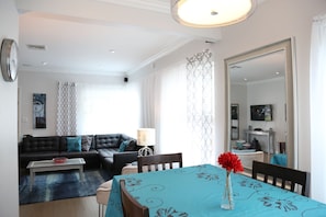 Open space - Hollywood Beach / Perfect Vacation Beach House. (Hollywood)