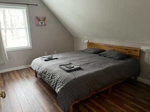 4 slaapkamers, een bureau, gratis wifi, beddengoed