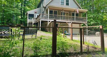 Angel Baby Lodge Winnipesauke dog/family friendly contemporary home