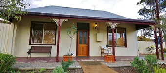 Stonewall Cottage  23 Kadina Road Cross Roads (Moonta)