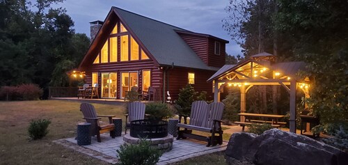 Private STUNNING MTN VIEWS 6 ACRES Jetted Tub EV Charger WIFI 15 min-Lake James