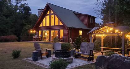 3 tasoa, upeat näkymät, Jaccuzi, WIFI, 2 ACRES, vuoren huipulle, 15 min James-järvelle