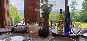 Dining - Private STUNNING MTN VIEWS 6 ACRES Jetted Tub EV Charger WIFI 15 min-Lake James (Marion)