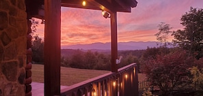 Property grounds - Private STUNNING MTN VIEWS 6 ACRES Jetted Tub EV Charger WIFI 15 min-Lake James (Marion)