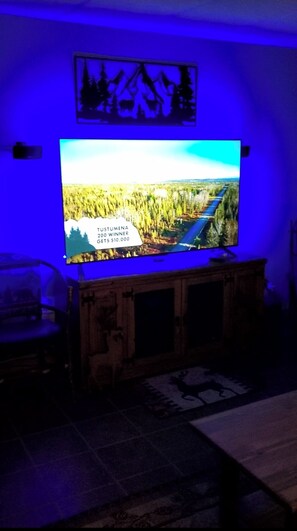 Interior - Private STUNNING MTN VIEWS 6 ACRES Jetted Tub EV Charger WIFI 15 min-Lake James (Marion)