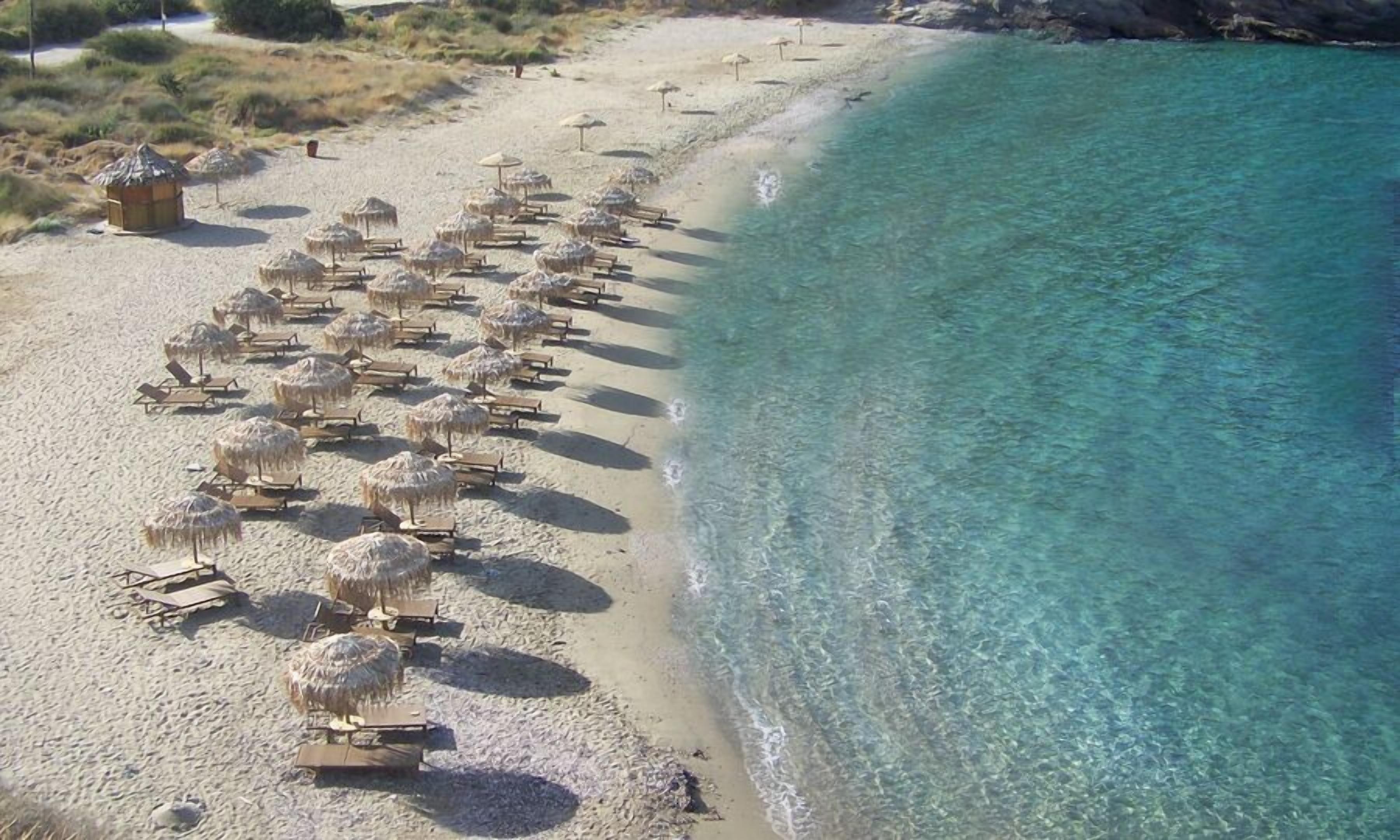 Beach nearby, sun loungers