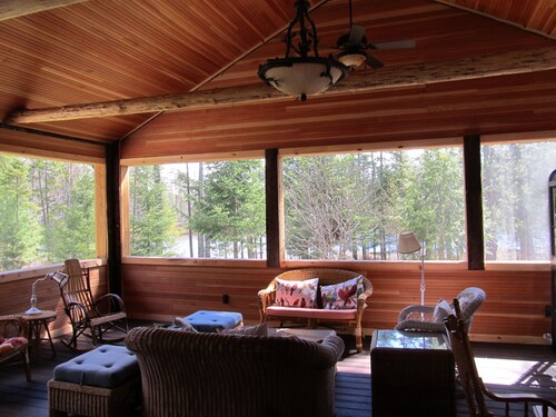 Private Cottage with Waterfront