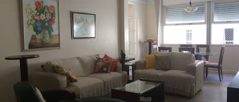 Smart TV, DVD player, books