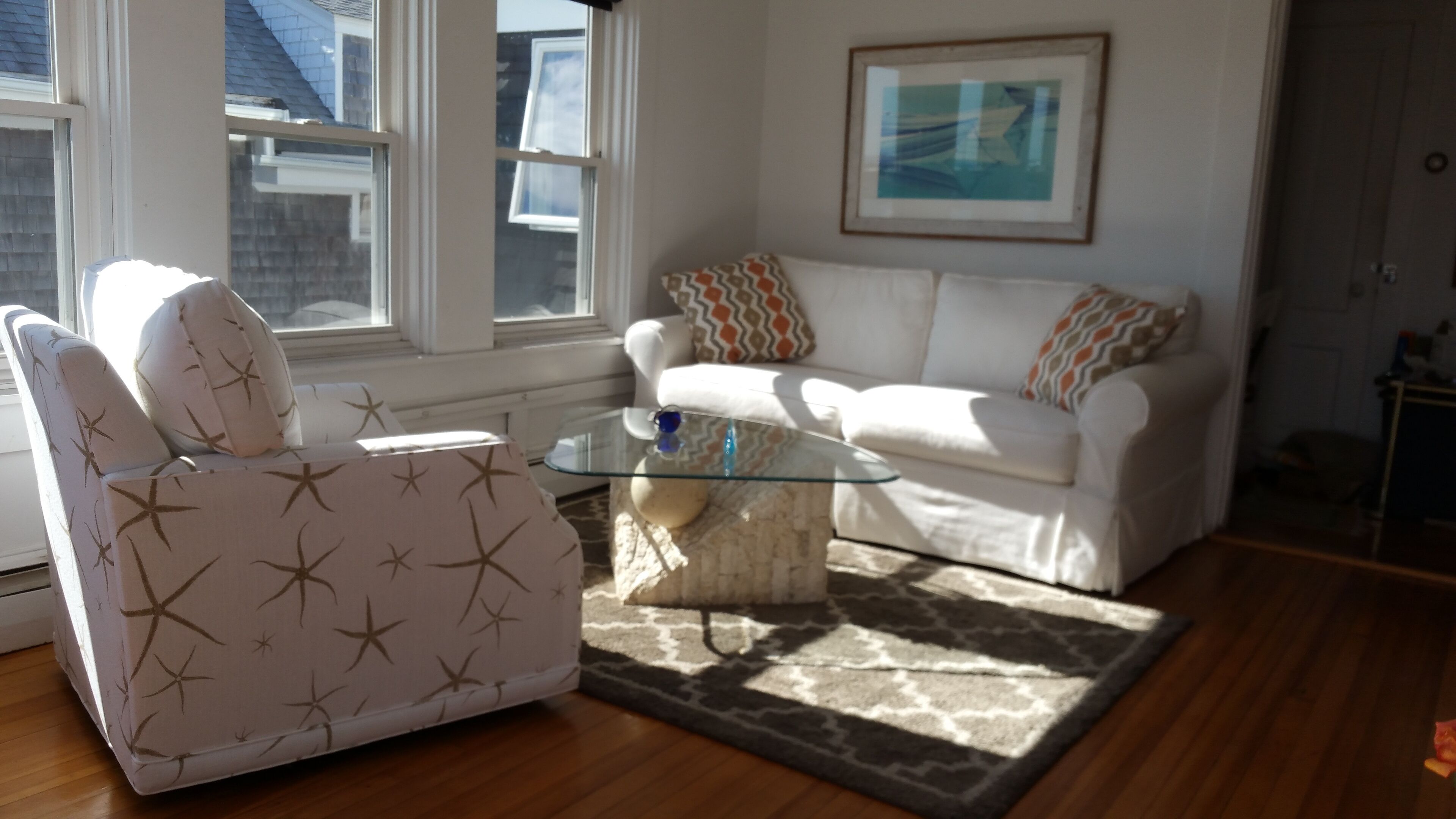 Unbelievable harbor views, central location, parking for one week+, wifi incl.