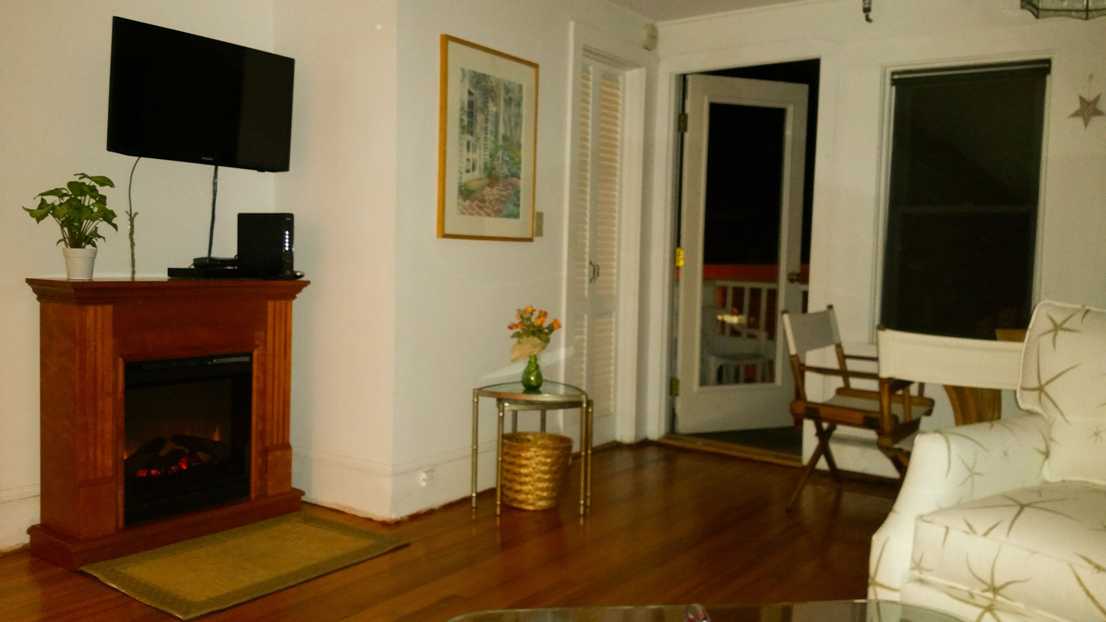 Unbelievable harbor views, central location, parking for one week+, wifi incl.