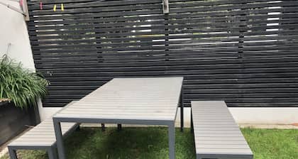 Hébergement Oakura moderne dans le village