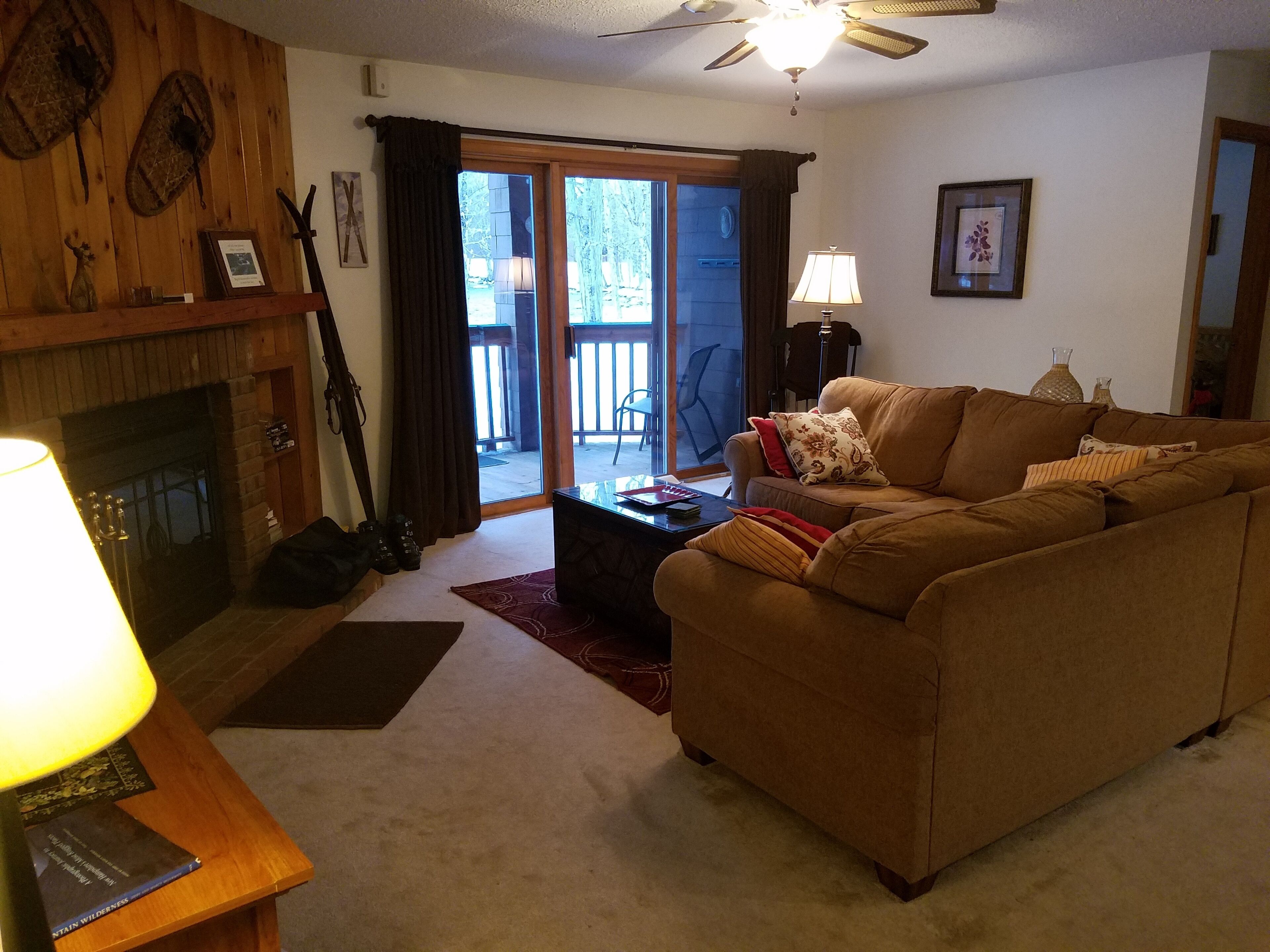 Deer Park/Loon Mtn. - Riverfront Condo 7 minutes from Loon