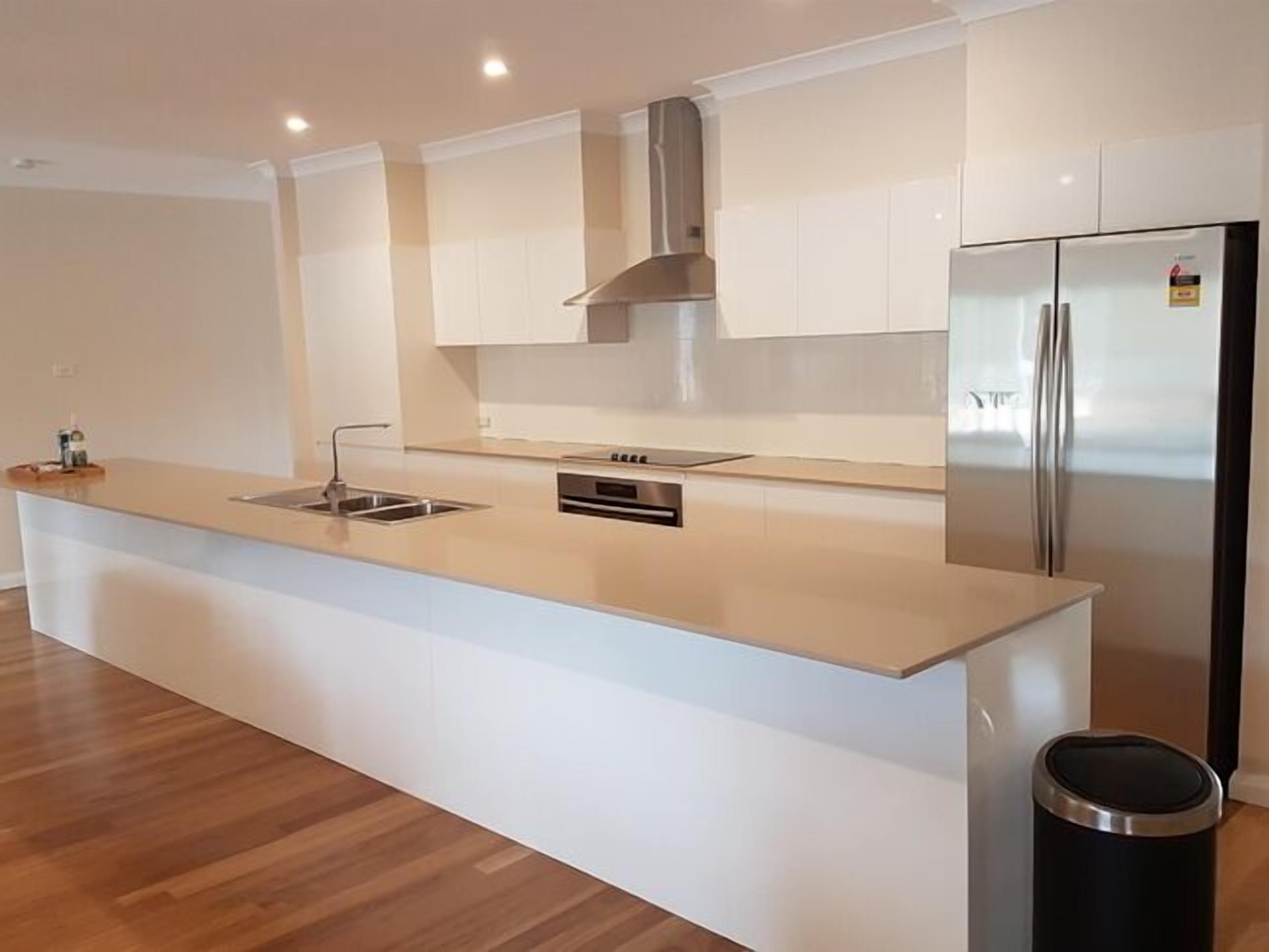 Casa Siena  Hunter Valley 5 king size rooms all with full en-suites. On vineyard — image 15
