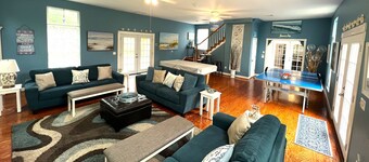 ALLE JAHRESZEIT SPASS! RIESIGE REC RM ~ TENNIS & POOL TBL ~ Whirlpool ~ Teich ~ Feuergrube ~ Grill ~ LOFT ~ FPs