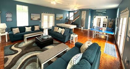 ALL SEASON FUN! Open Layout~XL Rec rm~Tennis/Pool tbs~Hot Tub~Fire Pit~Grill~FPs