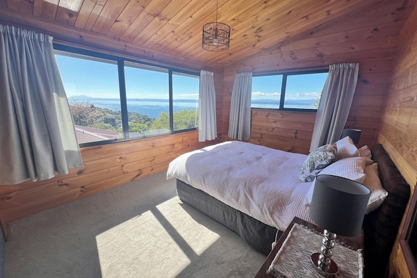 5 bedrooms, iron/ironing board, free WiFi