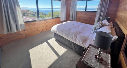 Lake views, boating, skiing and hot pools