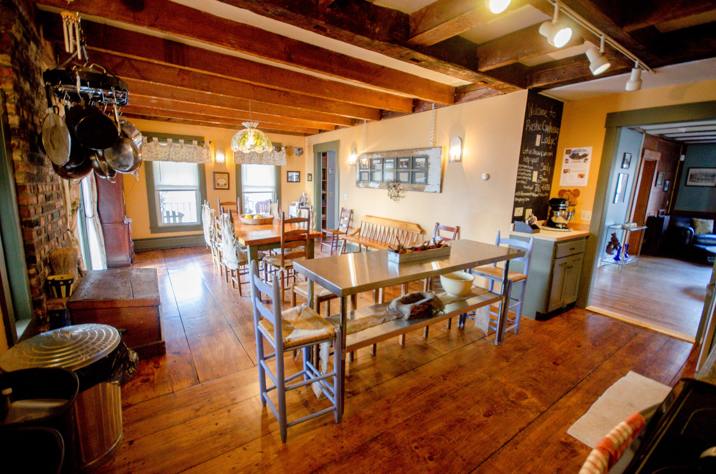 Large Groups - Vacations - Reunions - Weddings - Hot Tub - Chefs Kitchen + More