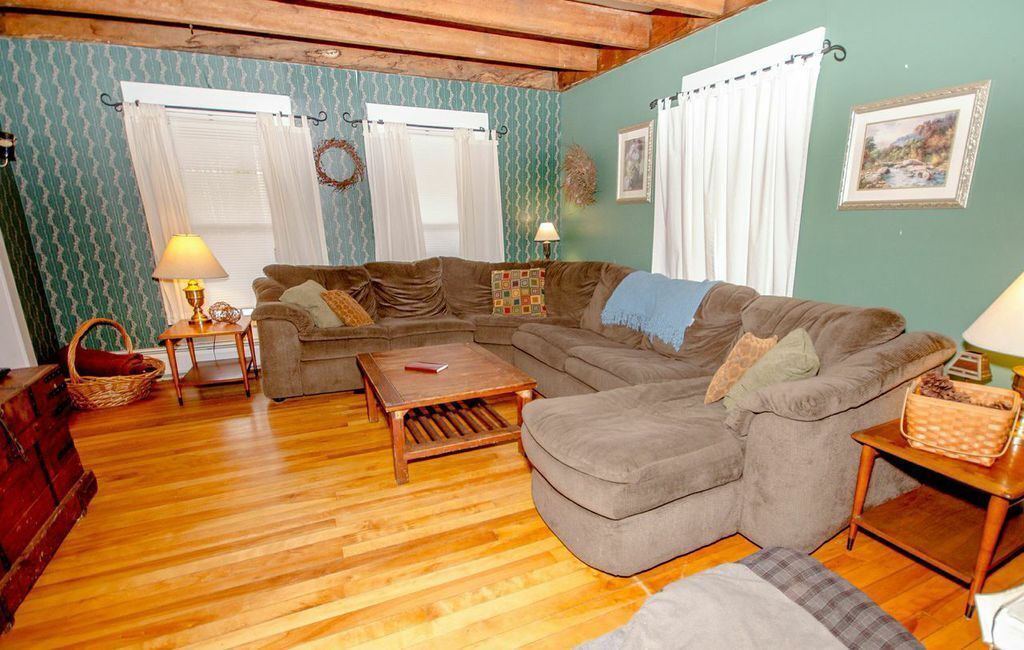 Large Groups - Vacations - Reunions - Weddings - Hot Tub - Chefs Kitchen + More